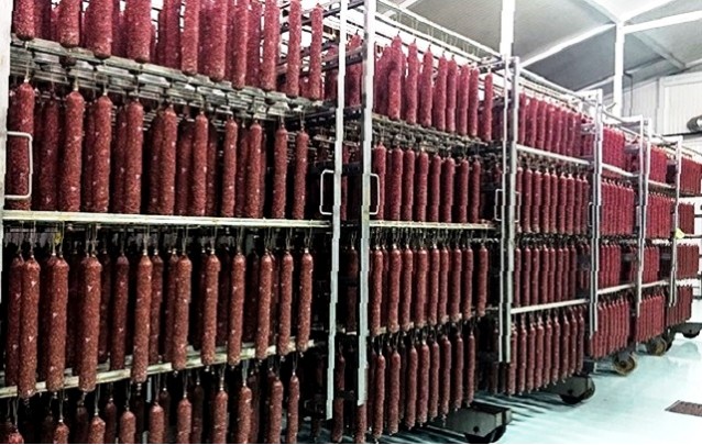Приглашаем мастера мясоперерабатывающего цеха на работу в Россию 